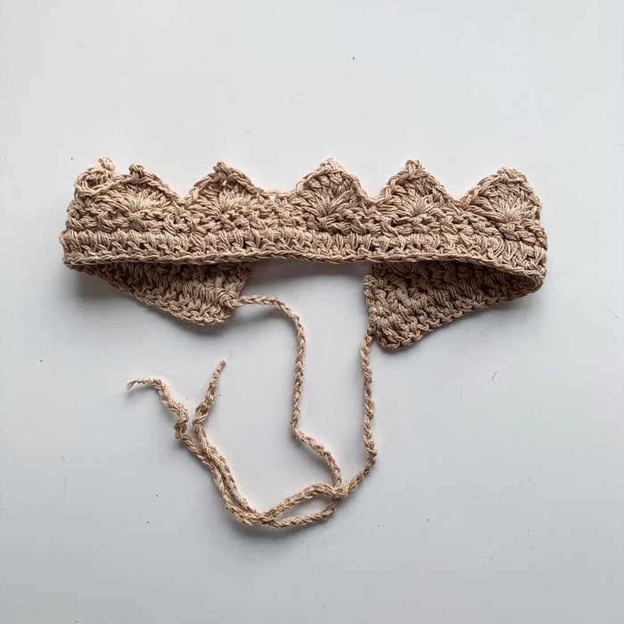 crochet birthday crown - sand